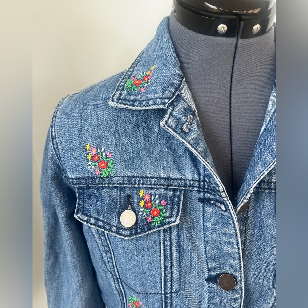 TINSEL Denim Couture Floral Embroidered Cropped Denim Jacket Medium Wash Boho M - Picture 6 of 16